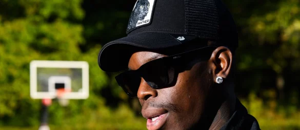 In Braunschweig sprach Dennis Schröder über die Ziele mit seinem neuen NBA-Team. - © Julian Stratenschulte/dpa