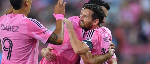 Lionel Messi traf doppelt für Inter Miami - und schrieb damit MLS-Geschichte. - © Steven Senne/AP/dpa