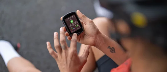 Deutlich kleiner und stromsparender als Smartphones: Fahrrad-Navis sind für ihren Einsatz optimiert. - © Garmin/dpa-tmn