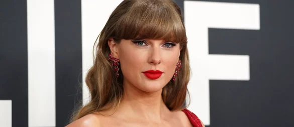 Taylor Swift kündigt im Podcast ihres Freundes Travis Kelce ihr neues Album für Oktober an. (Archivfotos) - © Jordan Strauss/Invision/dpa
