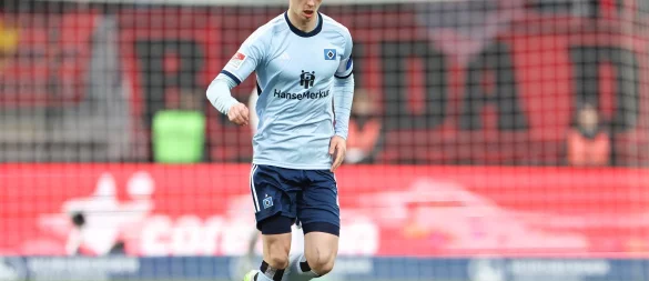 Sebastian Schonlau vom Hamburger SV soll kurz vor einem Wechsel zu Thomas Müllers Club Vancouver Whitecaps stehen. - © Daniel Karmann/dpa