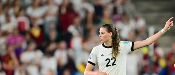 Jule Brand gehört zum Team des Turniers der Frauen-EM 2025. - © Sebastian Christoph Gollnow/dpa