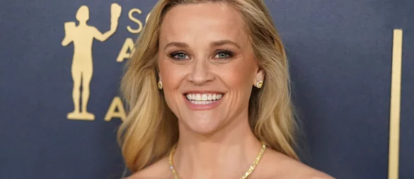 Oscar-Preisträgerin Reese Witherspoon hat über ihr Leben als Mutter mitsamt Pannen und Grenzerfahrungen geschrieben. (Archivbild) - © Jordan Strauss/Invision via AP/dpa