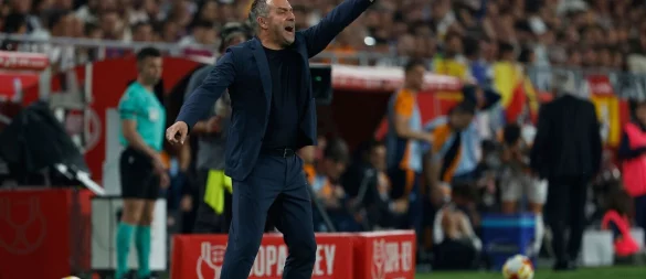 Trainer Hansi Flick will mit dem FC Barcelona ins Champions-League-Finale - © Joan Monfort/AP/dpa