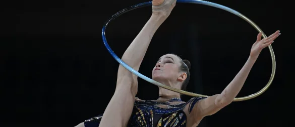 Virtuos mit dem Reifen: Darja Varfolomeev. - © Hendrik Schmidt/dpa