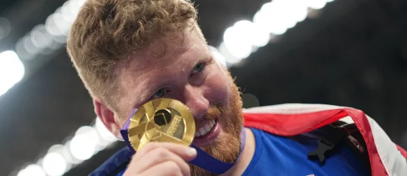 Wieder Weltmeister: Kugelstoßer Ryan Crouser aus den USA. - © Michael Kappeler/dpa