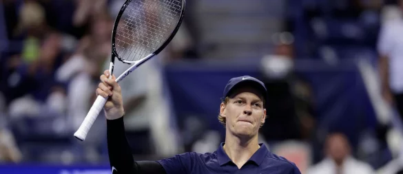 Titelverteidiger Jannik Sinner rauscht bei den US Open ins Viertelfinale. - © Adam Hunger/AP/dpa