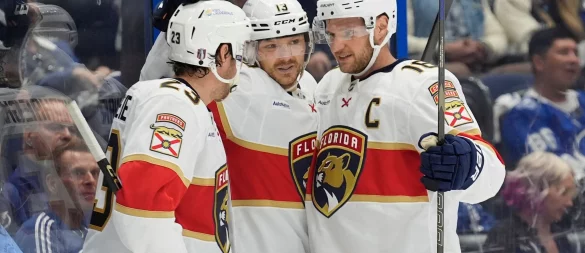 Die Panthers gewannen in der vergangenen Saison das Finale gegen die Edmonton Oilers um Leon Draisaitl. - © Chris O\\\'Meara/AP/dpa