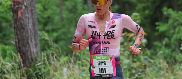 Triathletin Laura Philipp war in Roth eine Klasse für sich. - © Daniel Karmann/dpa