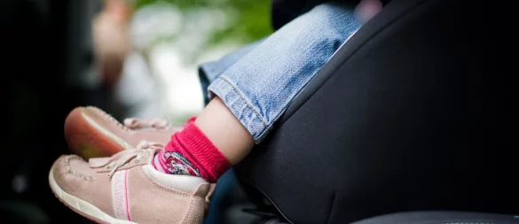 20 Autokindersitze zu Preisen von 100 bis 750 Euro hat die «Stiftung Warentest» unter verschärften Testbedingungen geprüft. - © Nicolas Armer/dpa/dpa-tmn