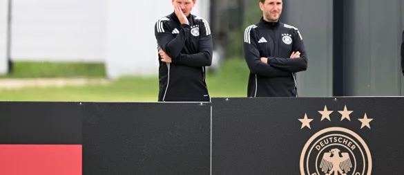 Julian Nagelsmann (l) will mit der Nationalmannschaft ins Finale der Nations League. - © Federico Gambarini/dpa