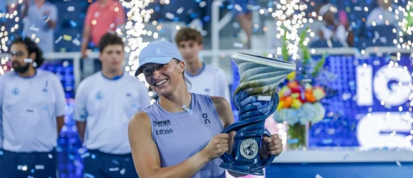 Iga Swiatek ist erstmals Siegerin beim Tennis-Turnier in Cincinnati. - © Scott Stuart/ZUMA Press Wire/dpa