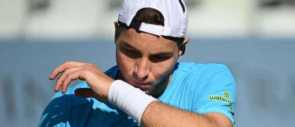 Jan-Lennard Struff kann im Achtelfinale von Stuttgart nicht überraschen. - © Marijan Murat/dpa