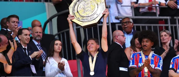 Nach dem ersten Titel in dieser Saison kassierte Crystal Palace um Trainer Oliver Glasner nun vor dem Internationalen Sportgerichtshof Cas eine Pleite. - © John Walton/PA Wire/dpa