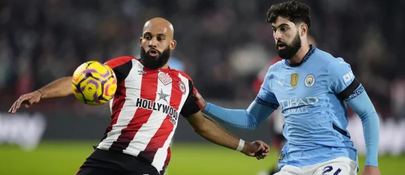 Bryan Mbeumo (l) geht künftig für Manchester United auf Torejagd. - © Nick Potts/PA Wire/dpa