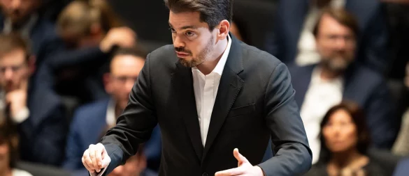 Lahav Shani ist beim Festival nicht willkommen. (Archivbild) - © Sven Hoppe/dpa