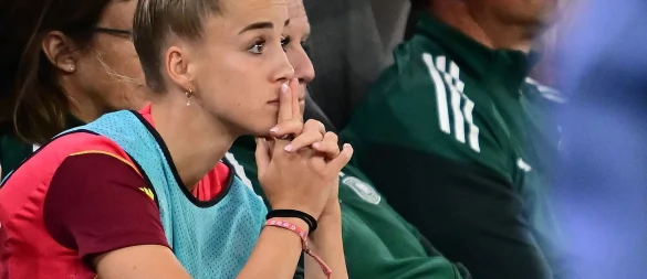 Giulia Gwinn verpasst den Pflichtspiel-Auftakt der Münchner Fußballerinnen. - © Sebastian Christoph Gollnow/dpa