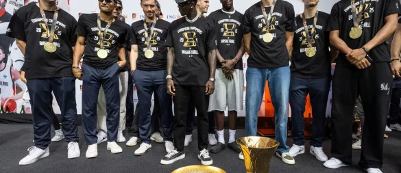 Die deutschen Basketballer sind auch in der Weltrangliste weit oben. - © Boris Roessler/dpa