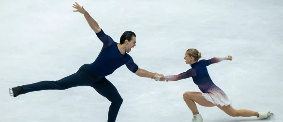 Minerva Hase (r) und Nikita Volodin feierten einen Traum-Einstand in die Olympia-Saison. - © Peter Kneffel/dpa