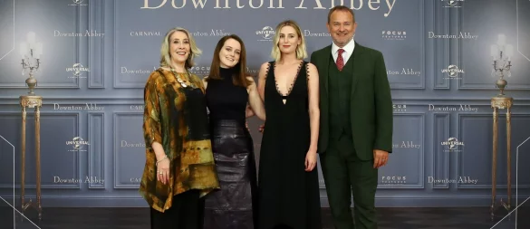 Im Kinofilm «Downton Abbey» sind viele bekannte Figuren der Serie dabei, darunter natürlich Hugh Bonneville als nobler Lord Grantham. (Archivbild) - © Christian Charisius/dpa