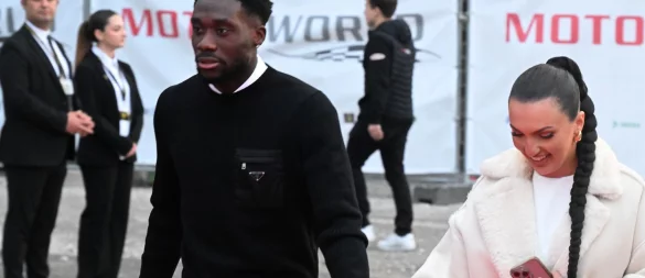 Alphonso Davies fehlte dem FC Bayern in der Schlussphase der Saison verletzt. - © Felix Hörhager/dpa