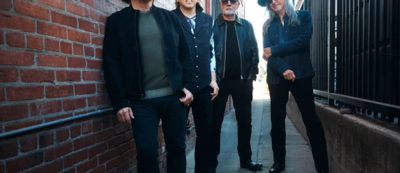 Zum 50-jährigen Jubiläum gingen die Doobie Brothers Tom Johnston, John McFee, Michael McDonald, Patrick Simmons (l-r) zu viert auf Tournee. - © Clay Patrick McBride/Warner/dpa