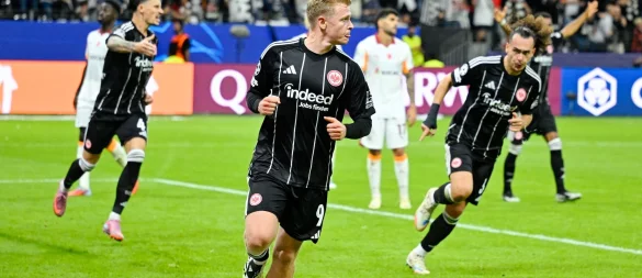 Jonathan Burkardt hat seine ersten Tore für Eintracht Frankfurt erzielt. - © Uwe Anspach/dpa