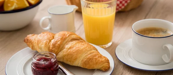 Ein typisches Plundergebäck sind Croissants. - © Christin Klose/dpa-tmn