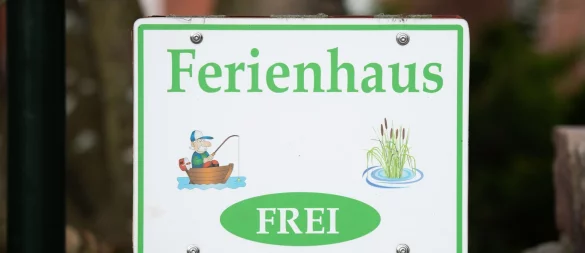Privat vermietete Ferienwohnungen stehen seit einigen Jahren im Fokus der Finanzämter. - © Daniel Reinhardt/dpa/dpa-tmn