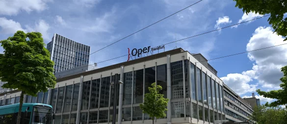 Zum achten Mal "Opernhaus des Jahres" (Archivbild). - © Arne Dedert/dpa