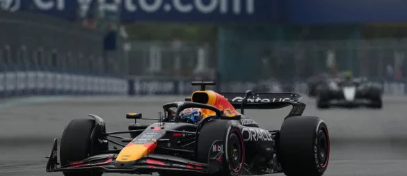 Max Verstappens Team will für ihn Platz drei in Miami erstreiten. - © Hasan Bratic/dpa