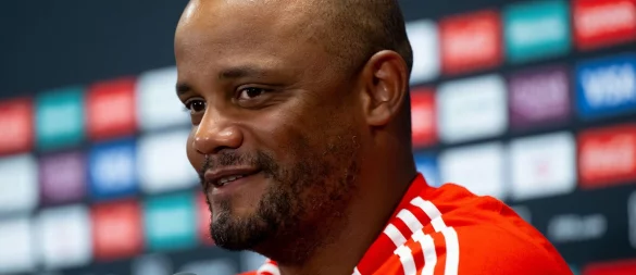 Bayern-Trainer Vincent Kompany bei der Pressekonferenz vor dem Achtelfinale gegen Flamengo. - © Sven Hoppe/dpa