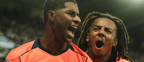Marcus Rashford (links) traf doppelt für den FC Barcelona - © Jon Super/AP/dpa