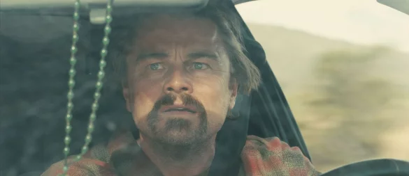 Leonardo diCaprio spielt in «One Battle After Another» einen abgehalfterten Revolutionär. (Handout) - © -/Photo Courtesy Warner Bros. /dpa