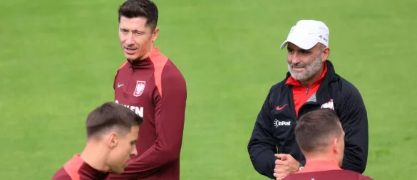 Sind keine Freunde mehr: Robert Lewandowski und Nationaltrainer Michal Probierz - © Julian Stratenschulte/dpa