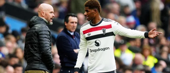 Marcus Rashford (r) und Manchester Uniteds damaliger Trainer Erik ten Hag. - © Mike Egerton/PA Wire/dpa