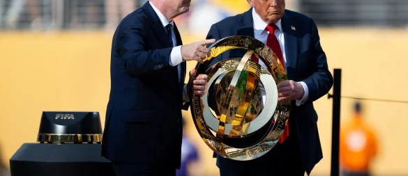 Ist beim Fußball gerne präsent: Donald Trump. (Archivbild) - © Sven Hoppe/dpa