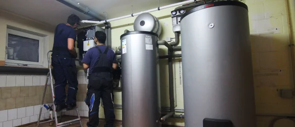 Der Sommer ist die optimale Zeit, um die Heizung warten zu lassen - oder auf eine Wärmepumpe zu wechseln. - © Doreen Garud/dpa/dpa-tmn