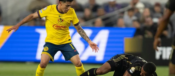 Timothy Tillman (rechts) und Los Angeles FC hatten gegen Club América einen schweren Stand, setzten sich am Ende aber durch. - © Kyusung Gong/AP/dpa