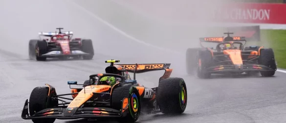Lando Norris führte nur kurz vor Oscar Piastri. - © Bradley Collyer/PA Wire/dpa