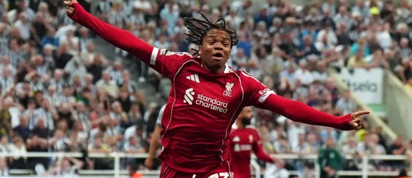 Erzielt den Siegtreffer für Liverpool: Der erst 16 Jahre alte Ngumoha - © Owen Humphreys/PA Wire/dpa