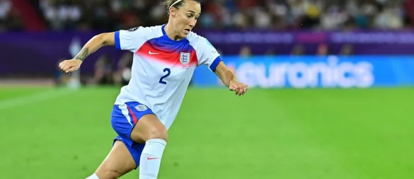 Englands Nationalspielerin Lucy Bronze bestritt die EM mit einem Schienbeinbruch. - © Sebastian Christoph Gollnow/dpa