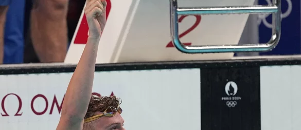 Léon Marchand ist auch ein Jahr nach Olympia sehr stark. - © Michael Kappeler/dpa