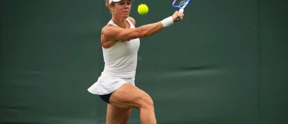 Laura Siegemund überrascht in Wimbledon. - © Kin Cheung/AP/dpa