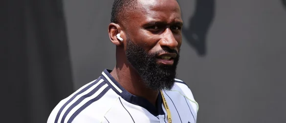 Antonio Rüdiger kämpft mit Real Madrid um den Einzug ins Finale. - © David Klein/CSM via ZUMA Press Wire/dpa