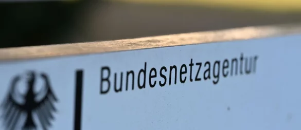 Die Bundesnetzagentur kann eine Anlaufstelle für Verbraucherinnen und Verbraucher sein, die Ärger mit Brief- oder Paketsendungen haben. Sie ist aber nicht die einzige. - © Wolf von Dewitz/dpa