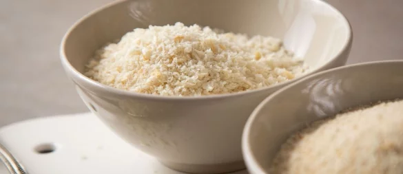 Leicht und knusprig: Die luftige Struktur von Panko sorgt beim Frittieren für eine besonders krosse Textur. - © Christin Klose/dpa-tmn