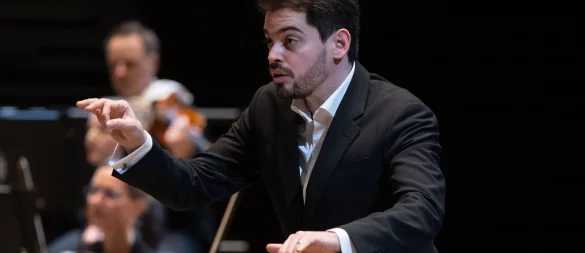 Lahav Shani soll Chefdirigent der Münchner Philharmoniker werden (Archivbild). - © Sven Hoppe/dpa