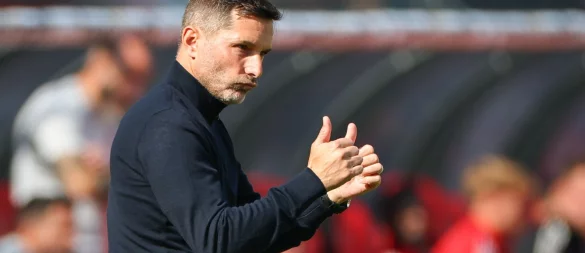 Daumen hoch: Hertha-Coach Stefan Leitl. - © Daniel Karmann/dpa