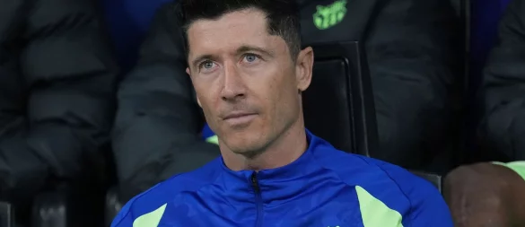 Muss wohl zuschauen: Robert Lewandowski. - © Antonio Calanni/AP/dpa